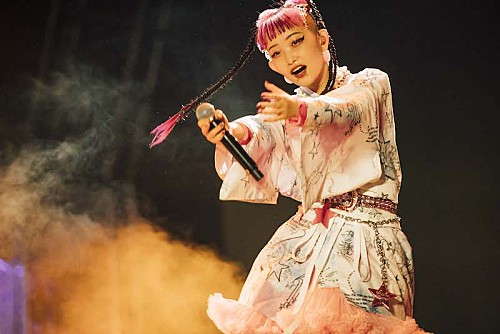 水曜日のカンパネラ、香港最大の音楽フェス【Clockenflap】で「かわ？」「いい～」コール＆レスポンス