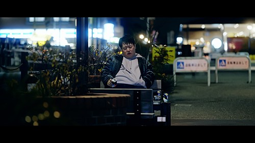 YOAKE、ニシダ（ラランド）主演の新曲「シタイシタイ」MV公開